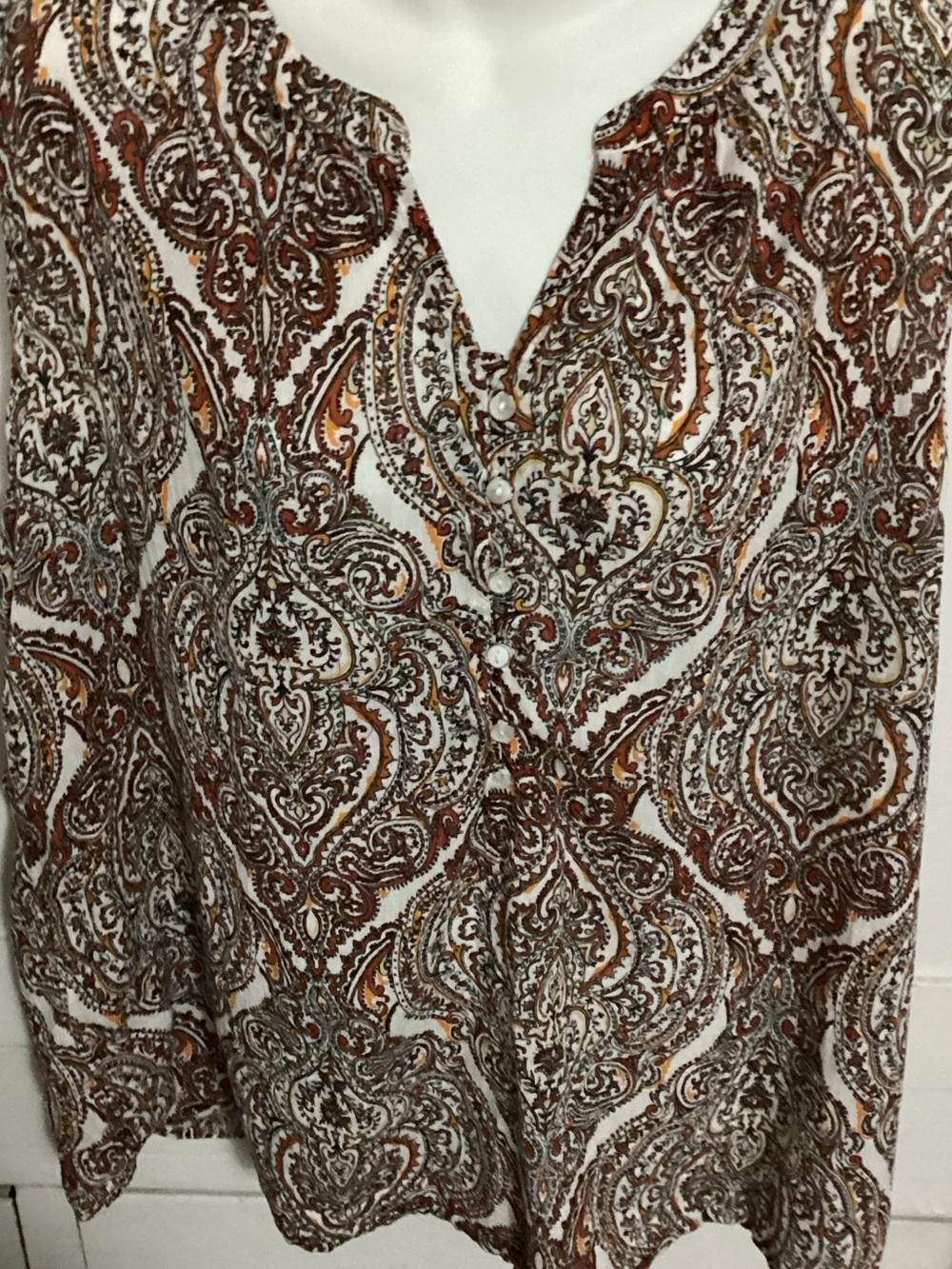 Liz Claiborne Brown & White Paisley Button-Front Women's Top
